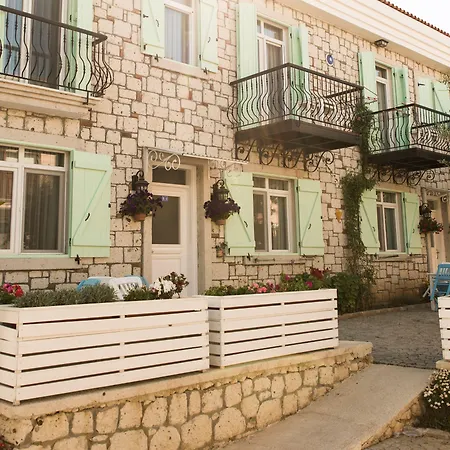 Zeytin Arasi מלון דירות Ayvalı